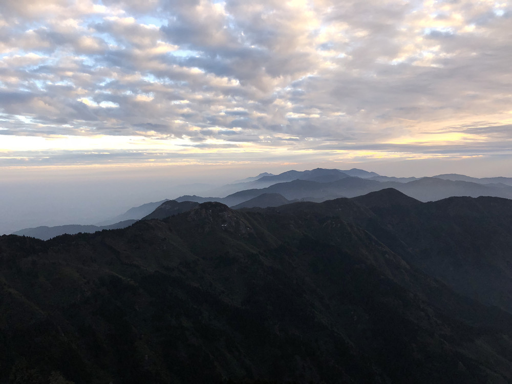 瑞泰風團隊觀賞南岳衡山晚霞